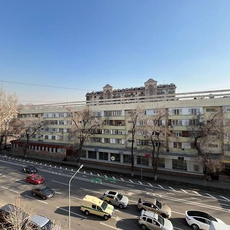 430 Апартаменты в Золотом квадрате в центре Отличный вариант для туристов и командированных Алмати Екстер'єр фото